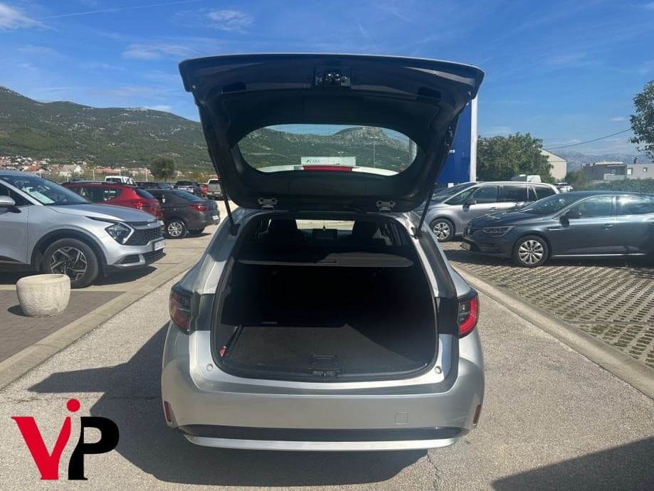 Toyota Corolla 1.8 VVT-i 9