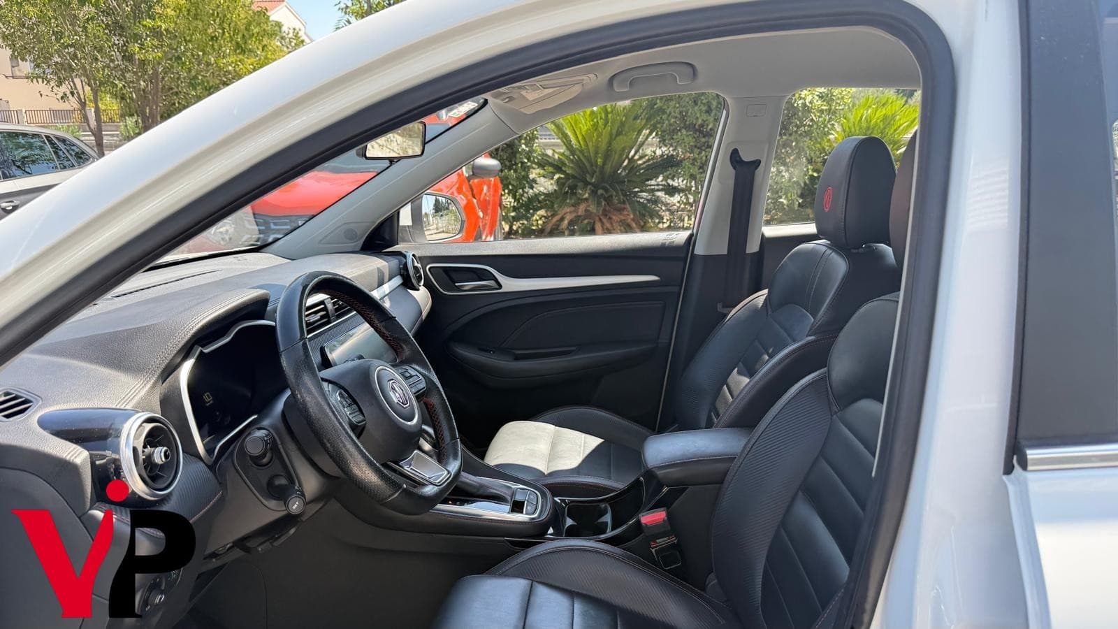 MG ZS 1.0 T-GDI LUXURY 10
