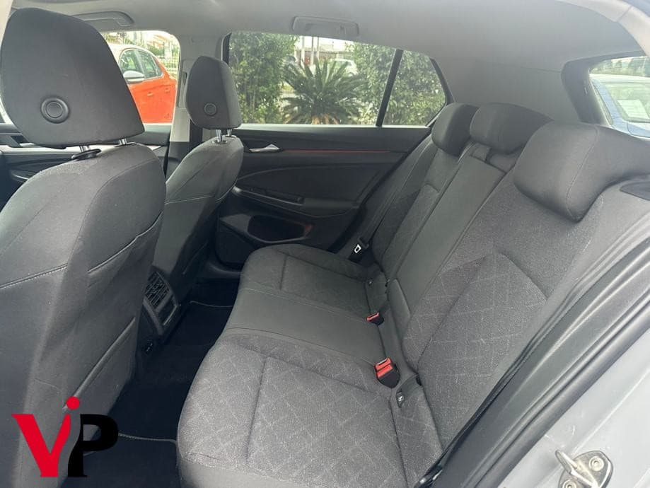 Volkswagen Golf 8 2.0. TDI 13