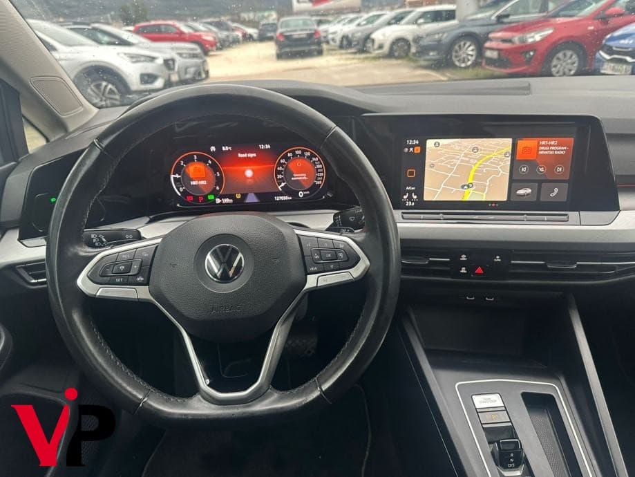 Volkswagen Golf 8 2.0. TDI 9